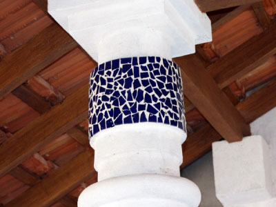 Stain Glass Cottage Features