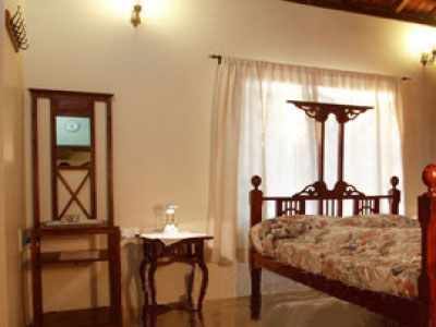 Stain Glass Cottage Master Suite 