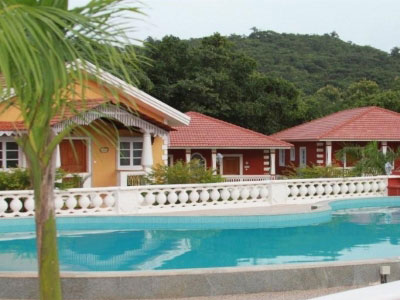 Vivendas De Solva Goa Poolside